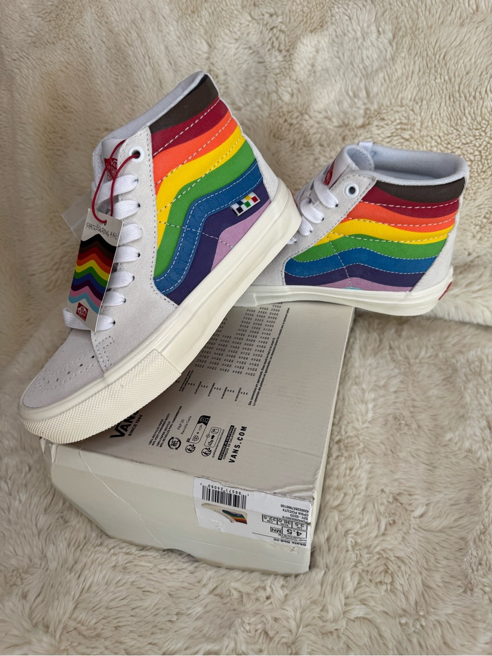 New in Box 🌈 Vans  “ Skateboarding 4 All” Men’s Size 4.5
